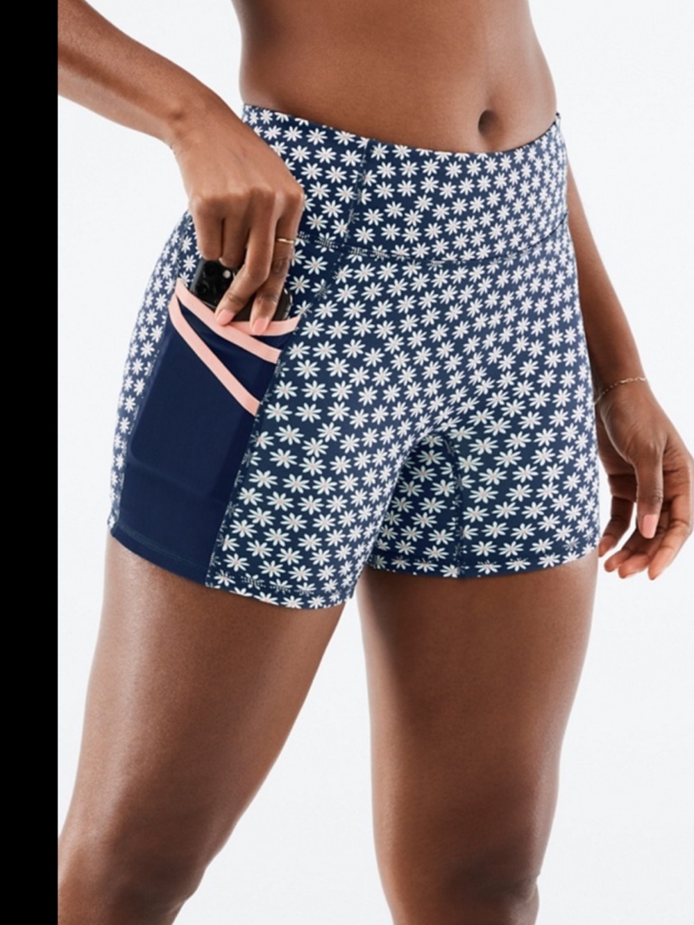 Fabletics trinity motion 365. Mid rise 5” short. Navy Daisy print